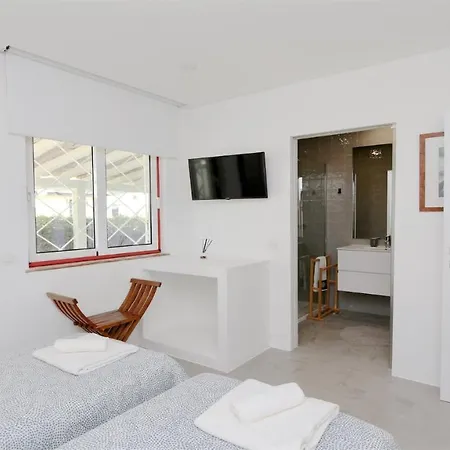 Villa Al Salam: Marina-side Retreat With Private Pool And Communal Amenities *