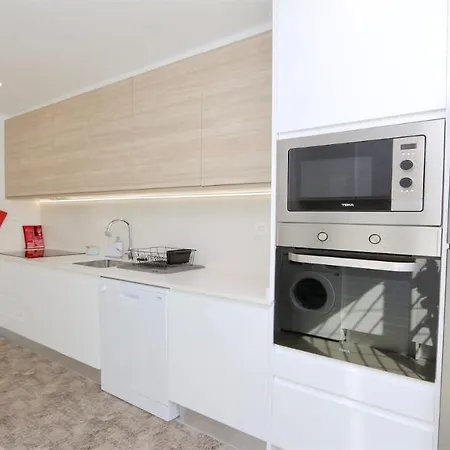 Al Salam- Cleverdetails, Walking Distance To The Marina, Restaurants, Supermarkets And Bakeries, Sleeps 8 Adults, Private Pool, Comunal Garden With Bigger Pool, Playground And Tennis Court *