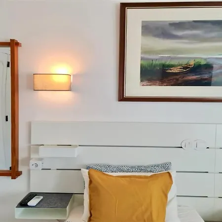 Al Salam- Cleverdetails, Walking Distance To The Marina, Restaurants, Supermarkets And Bakeries, Sleeps 8 Adults, Private Pool, Comunal Garden With Bigger Pool, Playground And Tennis Court Villa Vilamoura