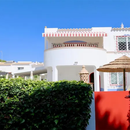 Villa Al Salam- Cleverdetails, Walking Distance To The Marina, Restaurants, Supermarkets And Bakeries, Sleeps 8 Adults, Private Pool, Comunal Garden With Bigger Pool, Playground And Tennis Court *