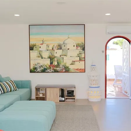 Villa Al Salam: Marina-side Retreat With Private Pool And Communal Amenities Vilamoura