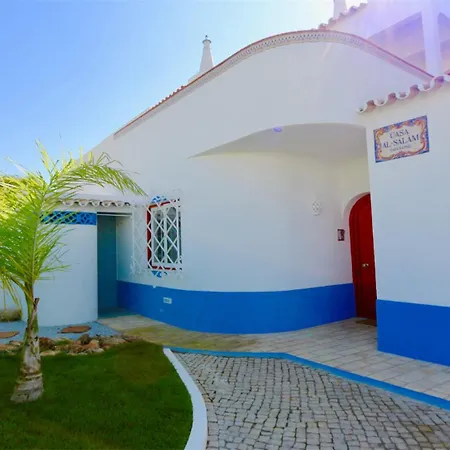 Al Salam: Marina-side Retreat With Private Pool And Communal Amenities Villa Vilamoura
