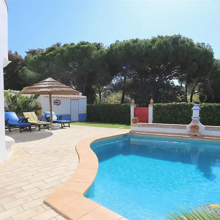 Al Salam: Marina-side Retreat With Private Pool And Communal Amenities Villa